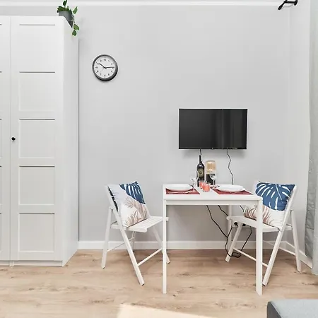 Museum Square By Renters Apartment